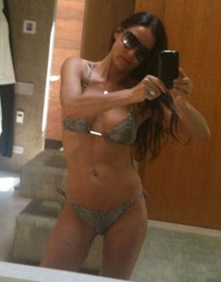 Demi-Moore-Posts-Bikini-Pictures-on-Twitter.jpg