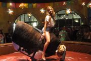 Seksowna kowbojka - jak dojechać byka?