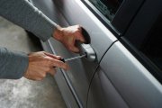 „Jak mogę starać się o odszkodowanie z ubezpieczenia AC, jeśli mój samochód zostanie skradziony?” Odpowiadamy na często zadawane pytania