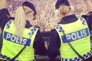 Polska Policja próbuje być fajna – szkoda, że używa zdjęć szwedzkich policjantek