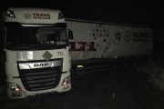 Pijany Polak rozbił tira w Holandii – zobacz, co miał na plandece ciężarówki