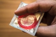 Naukowcy wymyślili samonawilżające się prezerwatywy