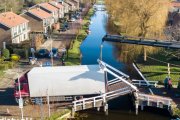 Polak zniszczył holenderski most. Obwinia nawigację