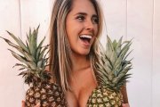 Emily Zeck – niezły ananas