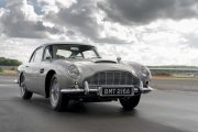 Kultowy samochód Bonda powrócił. Aston Martin wskrzesił legendę