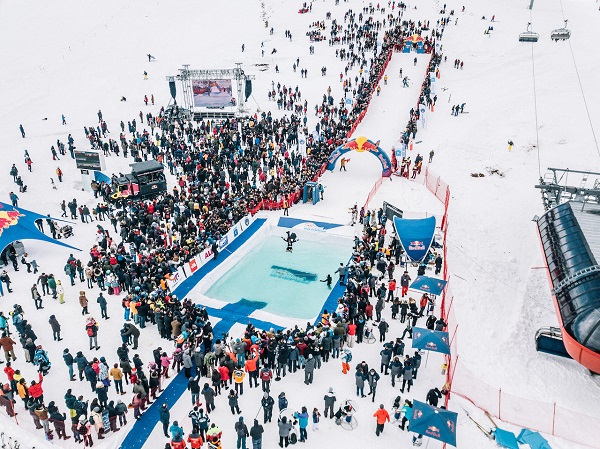 Red Bull Jump & Freeze w ujęciu z drona, fot. Nuri Yilmazer.jpg