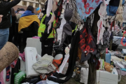 'Dary dla orków' pod rosyjską ambasadą: pralki, sedesy, stare ciuchy...
