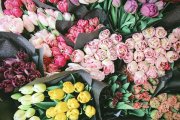 Bukiet kwiatów na dzień matki. Jak wybrać najpiękniejszą kompozycję?