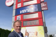 Tusk: 'Za taką cenę benzyny Kaczyński nie najeździ się po Polsce'