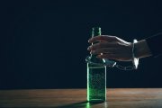 Zaszycie alkoholowe ‒ co warto wiedzieć o tej metodzie leczenia alkoholizmu?