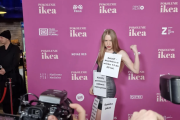 Maja Staśko na premierze 'Pokolenie Ikea' pojawiła się obwieszona kartkami z seksistowskimi cytatami z książki