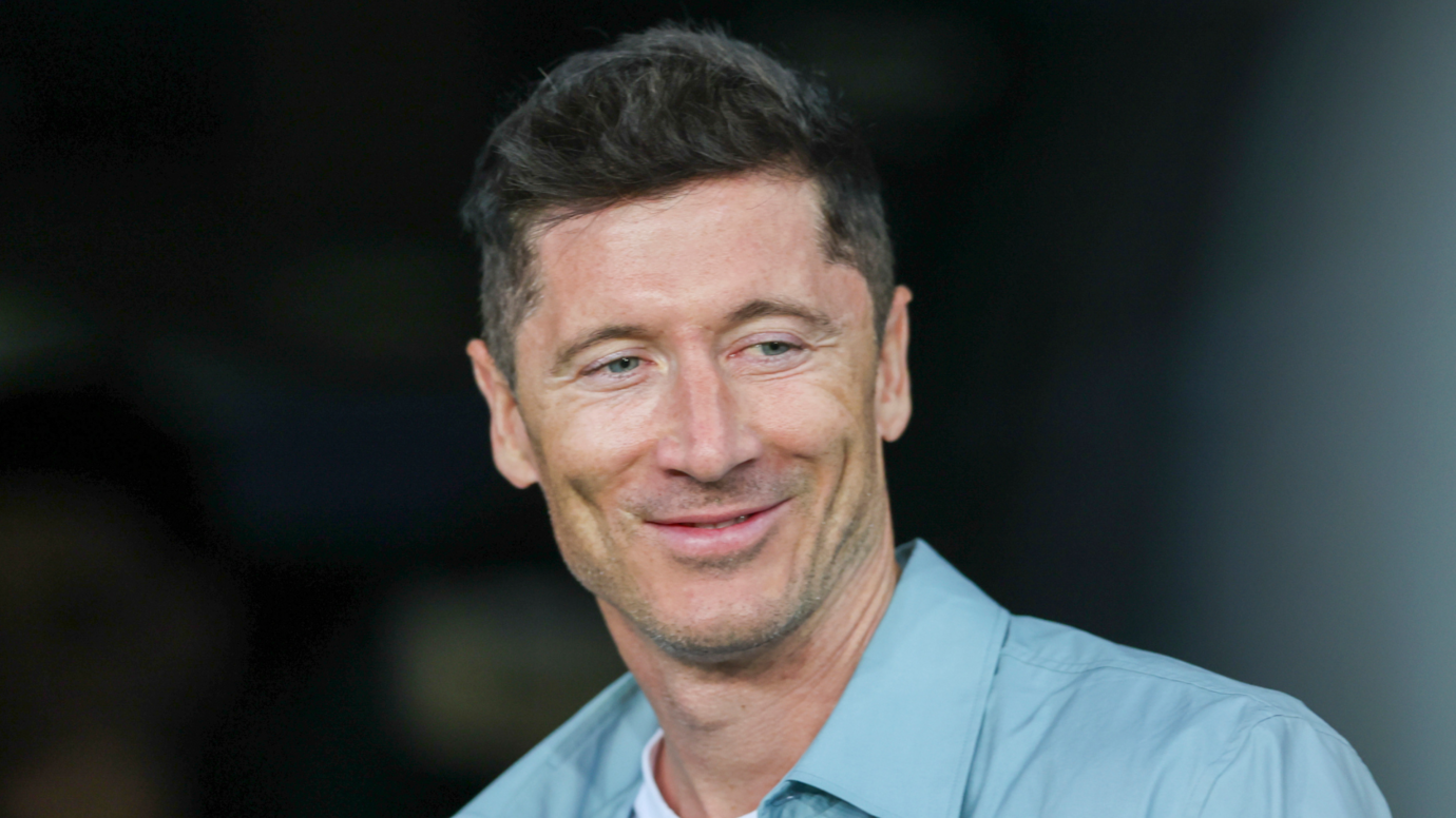 Robert Lewandowski 1 Robert Lewandowski 1