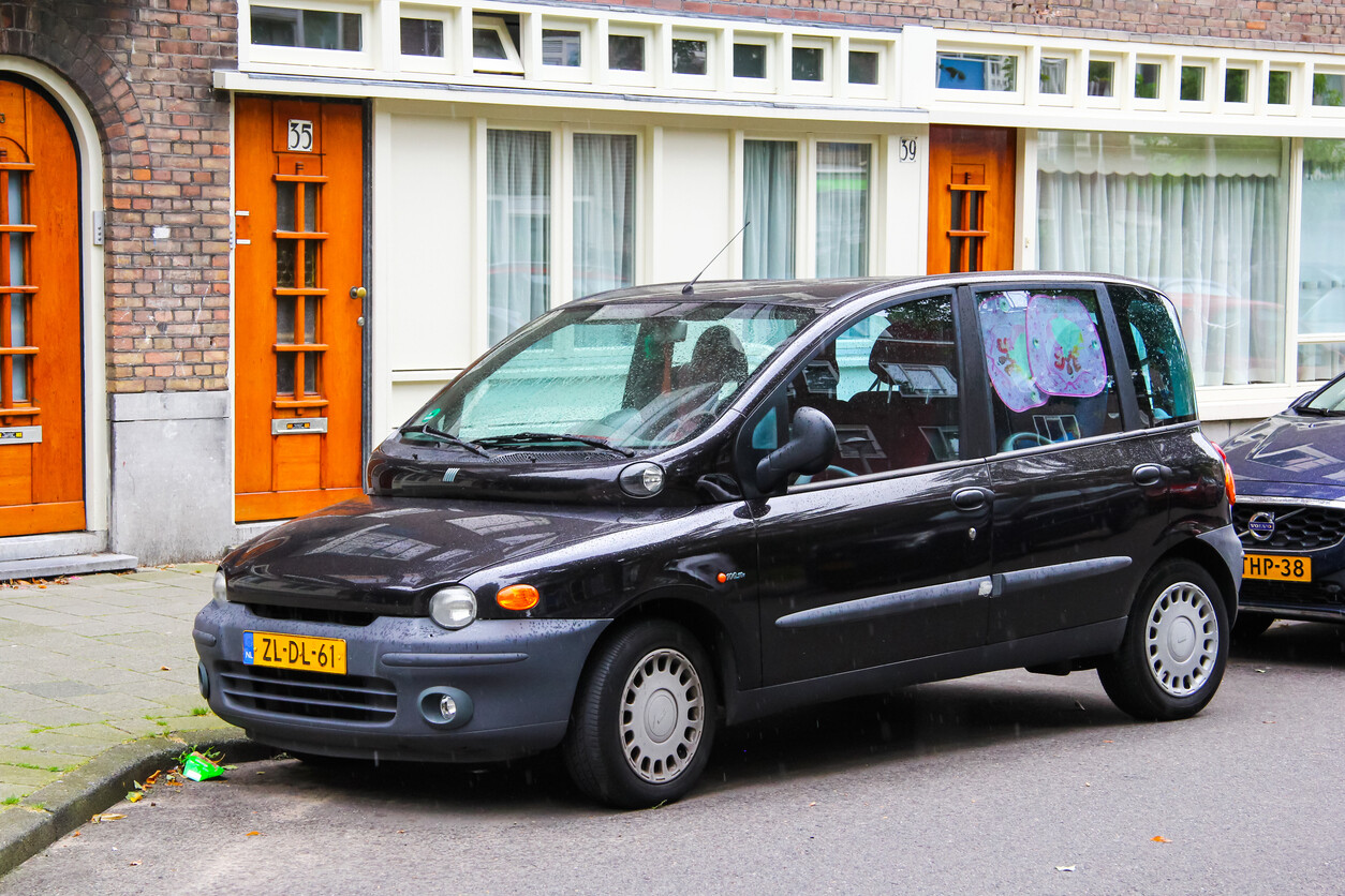 Fiat Multipla.jpg fiat-multipla-21a37ad2bb1aae5f368a885abd6f02fa_21e302
