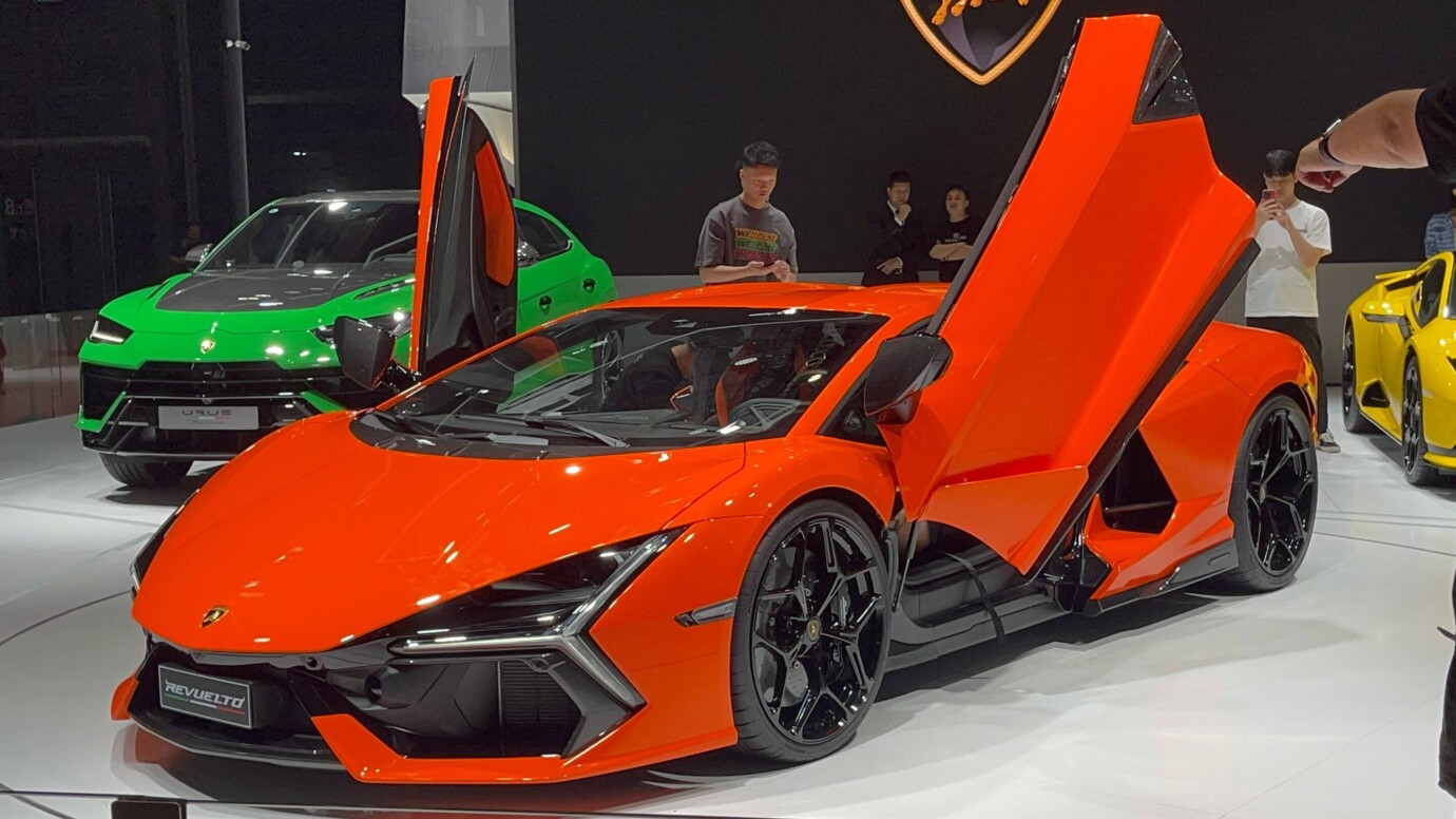 Lamborghini_Revuelto_IMG01