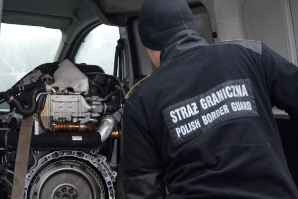 e033a1a8-d2a4-400f-a327-29675ef06103