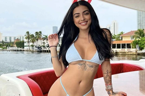 221c3dce-9ea3-4a9b-985c-ff5b63c12a7a