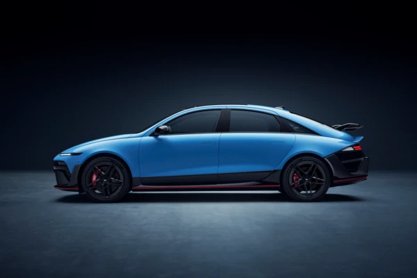 hyundai-ioniq-6-n-goodwood-debut-studio-side hyundai-ioniq-6-n-goodwood-debut-studio-side
