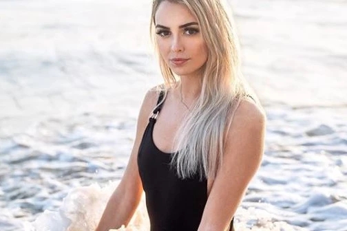 julia2-eb0a1274206df15640439c10d94ef407_eeab90 julia2-eb0a1274206df15640439c10d94ef407_eeab90