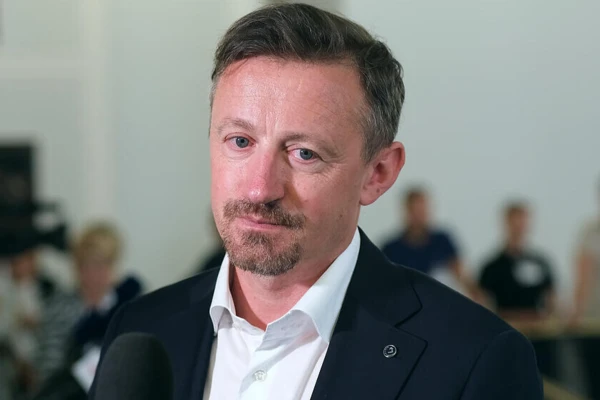 d065525d-7c6e-4e48-94bd-1cbe741db0af