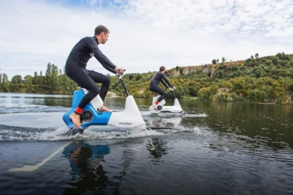 manta5-hydrofoil-bike-designboom818jpg-768x563-543185bed2265d4c8643dede9afc9159_780d3f