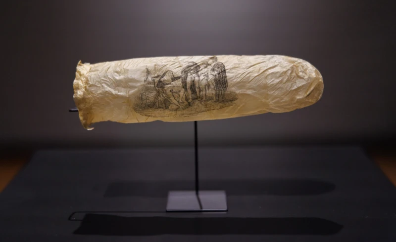 rijksmuseum-condom-display-1a99bc405cb5e79843408ca65a195b14_b3c438 rijksmuseum-condom-display-1a99bc405cb5e79843408ca65a195b14_b3c438