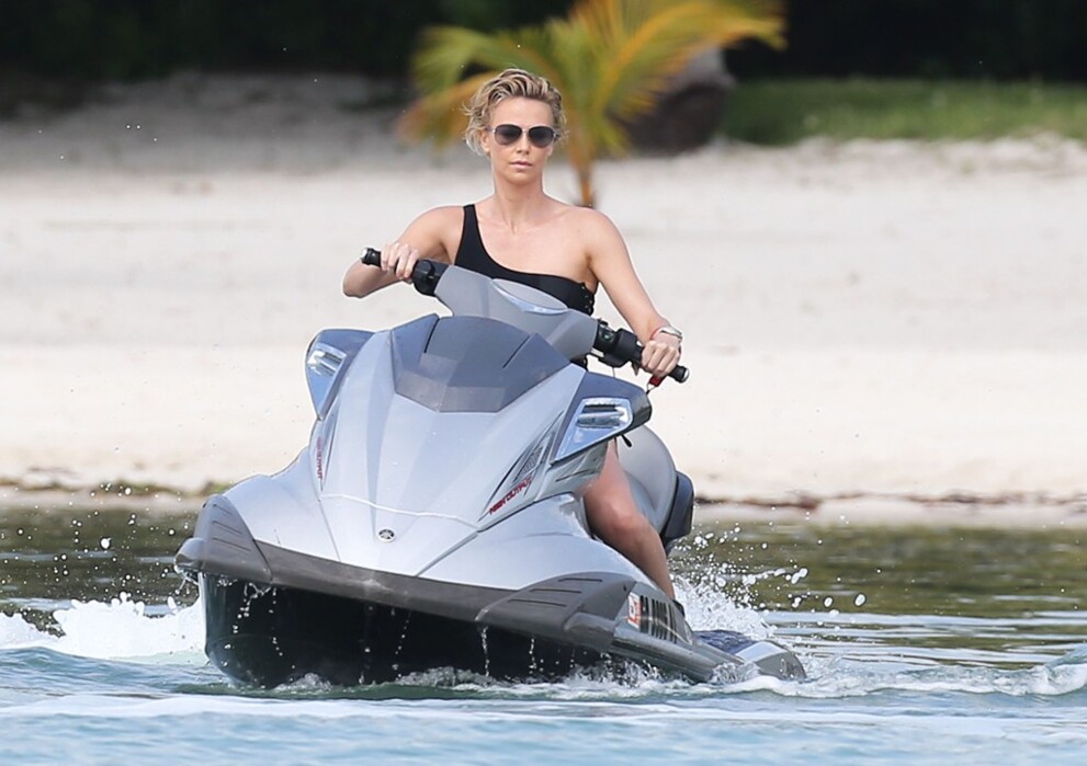 ffn-theron-jetski-inf-vemmpixx-032014-51360898-aeb38336b902a11070a1ba747e316a11_5266c7