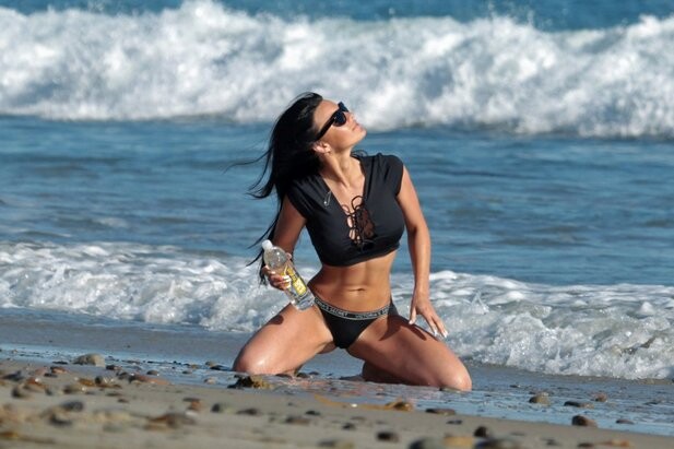 ffn-bright-100616-bacff-52196845-midres-78f6f01a18b4960487b1c8424ef46087_c70d7b ffn-bright-100616-bacff-52196845-midres-78f6f01a18b4960487b1c8424ef46087_c70d7b