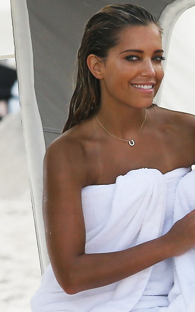 ffn-vaart-sylvie-miamipixx-vem-100813-51228180-c04eed3aec906c4c11d17936a19cb703-2_ba732d ffn-vaart-sylvie-miamipixx-vem-100813-51228180-c04eed3aec906c4c11d17936a19cb703-2_ba732d