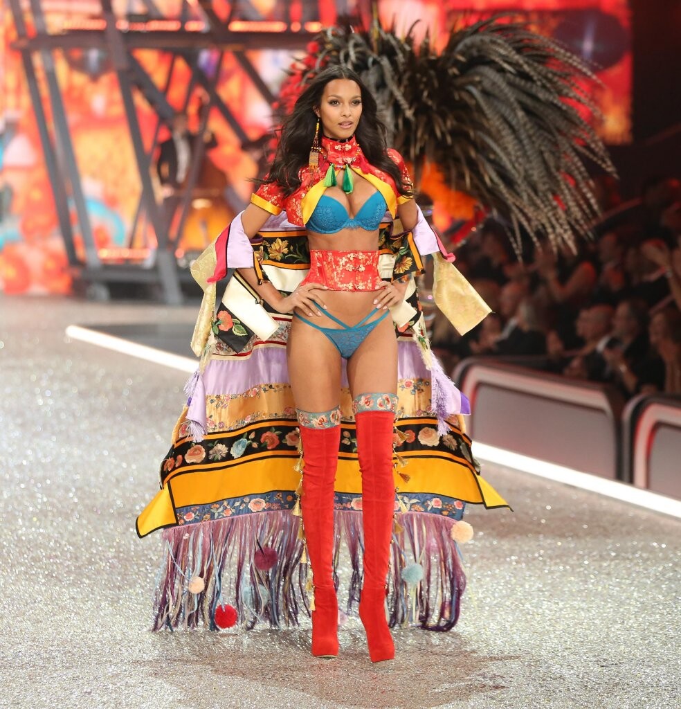ffn-ota-vsfs-runway-1-11302016-52244948-midres-a4d0f686c08ea0d22a873223087a7f3e_5e002c ffn-ota-vsfs-runway-1-11302016-52244948-midres-a4d0f686c08ea0d22a873223087a7f3e_5e002c