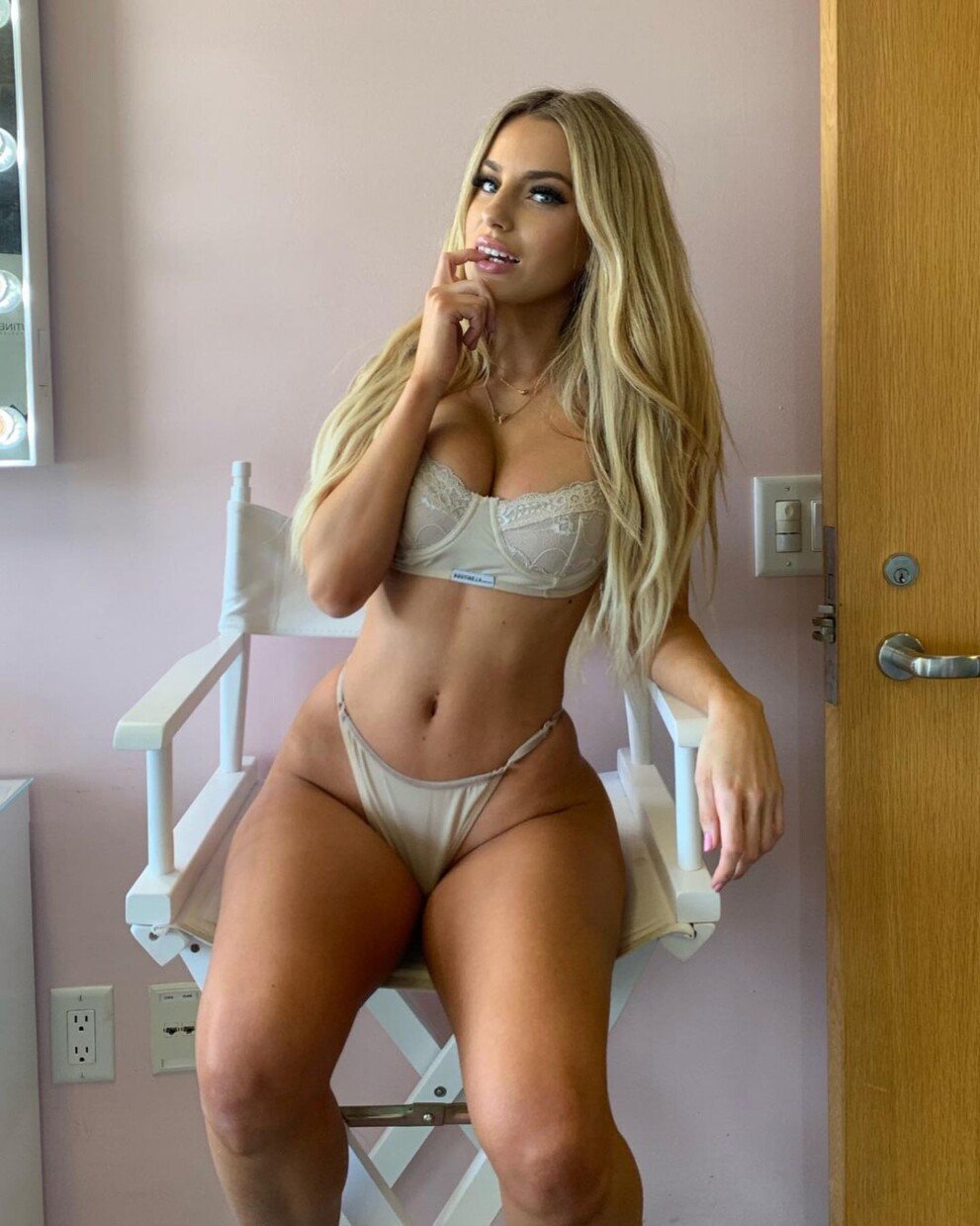 hh2-47b5dd7fd3ce48f3d9ab1d33915ea677_1a9c59 hh2-47b5dd7fd3ce48f3d9ab1d33915ea677_1a9c59