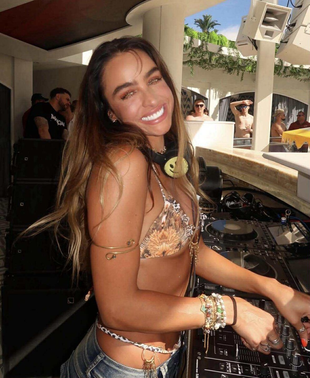 0c209e75-3a7c-4f5c-85c9-342adac8837b 0c209e75-3a7c-4f5c-85c9-342adac8837b