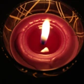 alicja-a-candle-2909390_1920